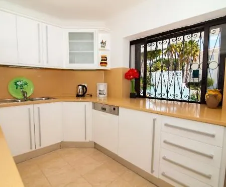 Sleeps 4 Pool Air Con T480133 *